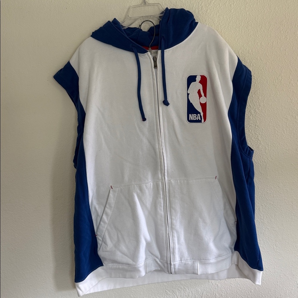 NBA Reebok Team Apparel Exclusive Edition White Hoodie and shorts.